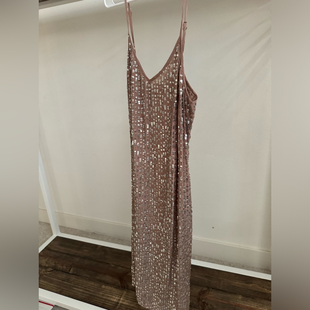 Dress sequence - Picture 15 of 17